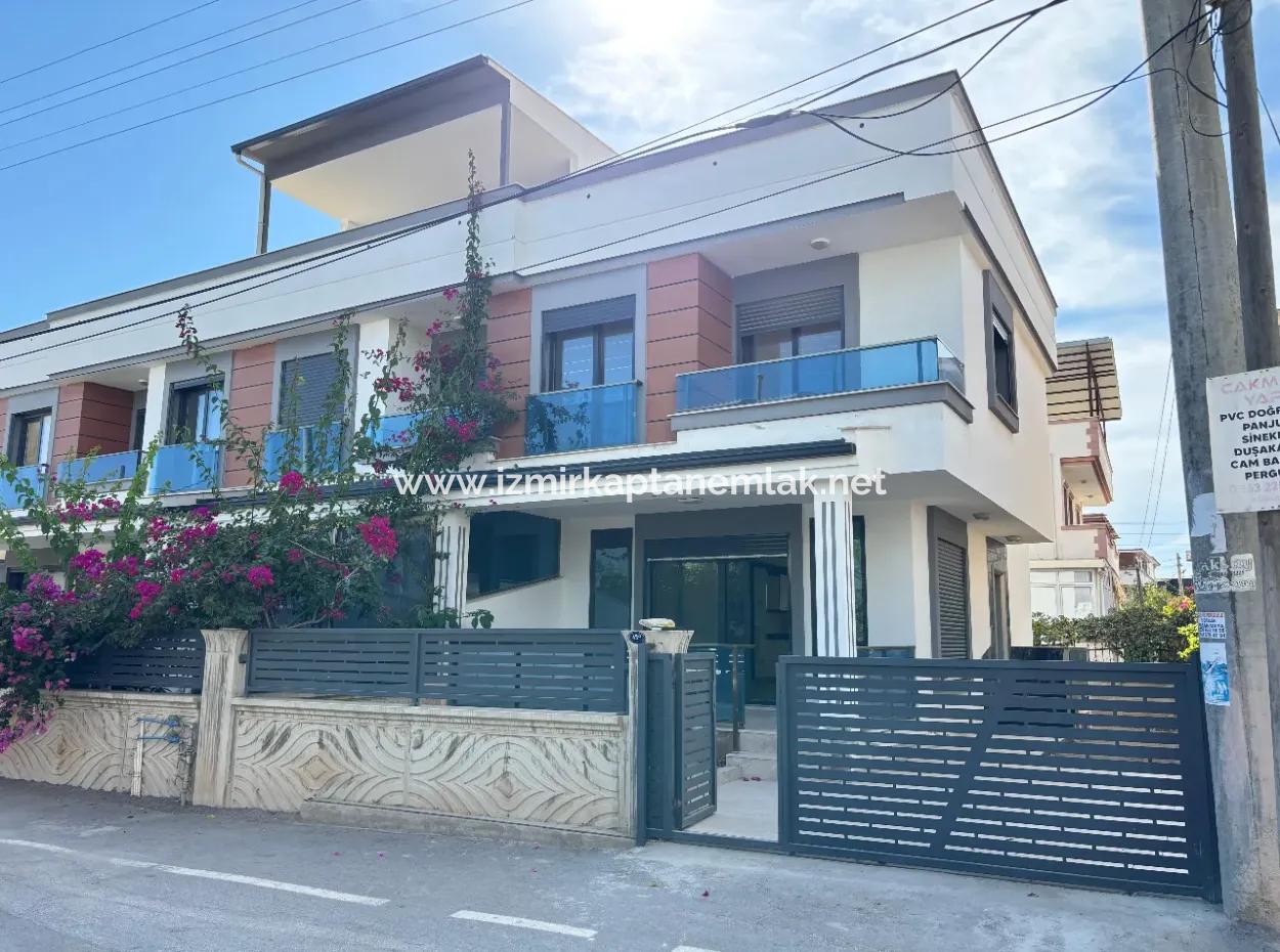 3 1 Villa For Sale In Doğanbey With 500 M Parking Lot Garden