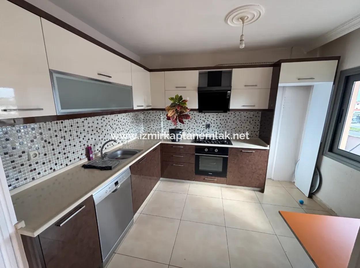 2 1 Middle Floor Flat On The Street In Seferihisar Bengiler