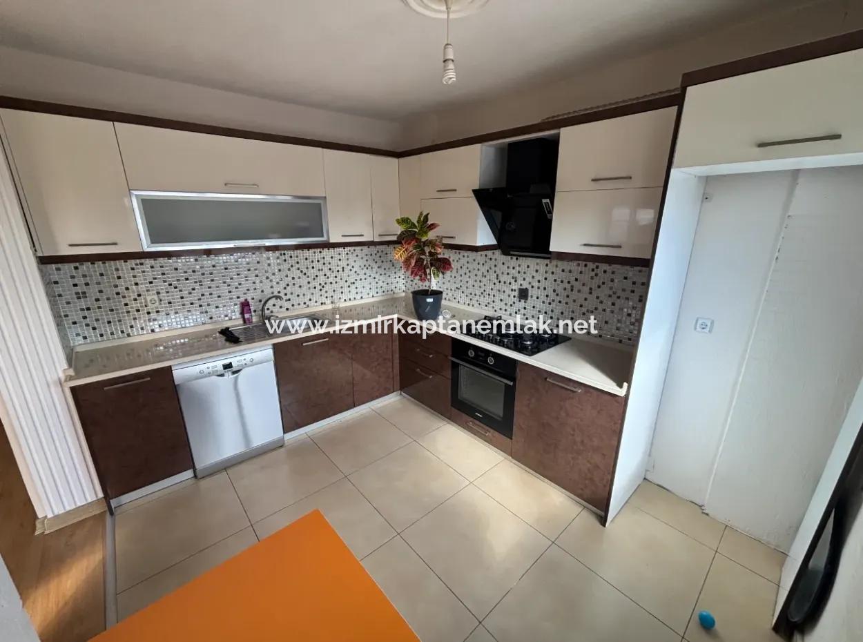 2 1 Middle Floor Flat On The Street In Seferihisar Bengiler