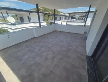 İzmir Seferihisar Cumhuriyet Mah. 3 1 Cottage For Sale In A Complex With Pool