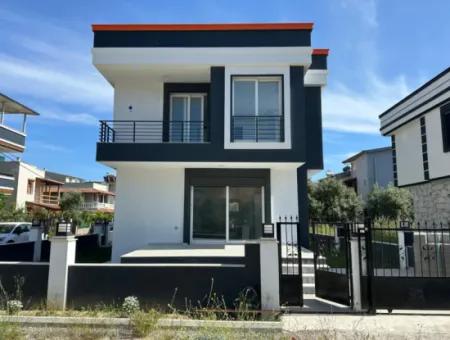 Detached Villa In 300 M2 Plot In Izmir Seferihisar Cumhuryet Mah