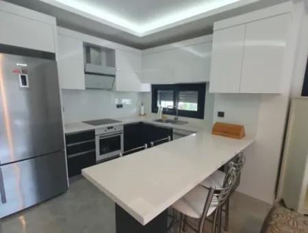 Payamlı 3 1 Villa For Sale With Pool And Garden By The Sea