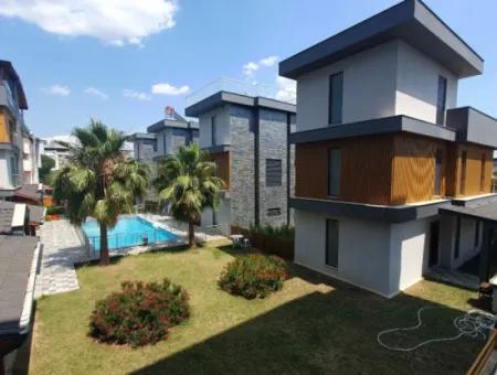 Payamlı 3 1 Villa For Sale With Pool And Garden By The Sea