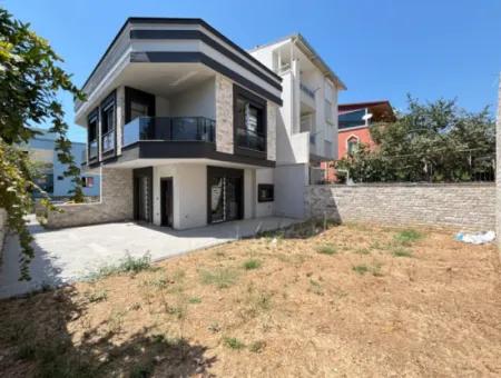 2 1 Villa For Sale With Large Garden 500M Zero To The Beach In Ürkmez