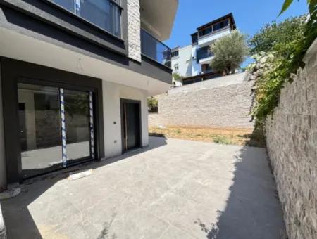 2 1 Villa For Sale With Large Garden 500M Zero To The Beach In Ürkmez