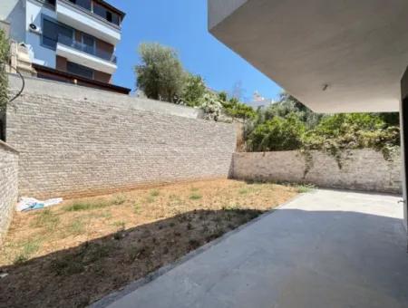 2 1 Villa For Sale With Large Garden 500M Zero To The Beach In Ürkmez