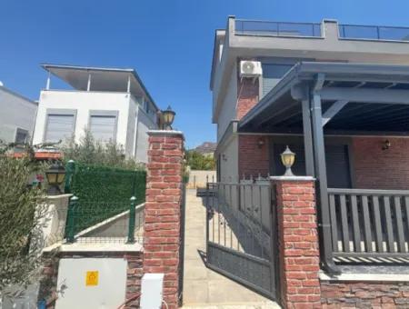 3 1 Villa For Sale With Large Garden In Ürkmez