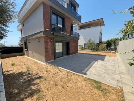 3 1 Villa For Sale With Large Garden In Ürkmez