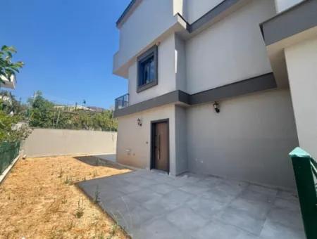 3 1 Villa For Sale With Large Garden In Ürkmez