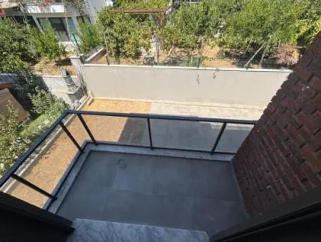 3 1 Villa For Sale With Large Garden In Ürkmez