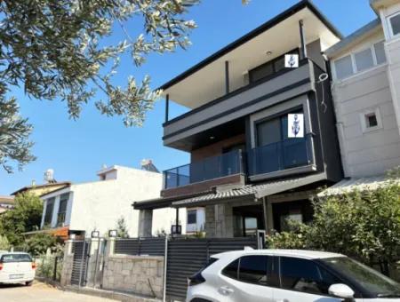6 2 Triplex For Sale With Large Spacious Structure In Payamlı Center