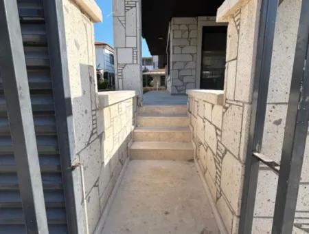 6 2 Triplex For Sale With Large Spacious Structure In Payamlı Center