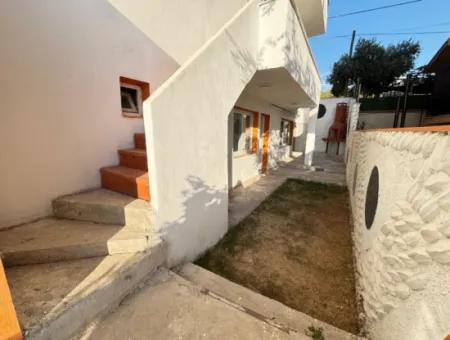 Ürkmez Central Location Bahçeli 2 1 Flat For Sale