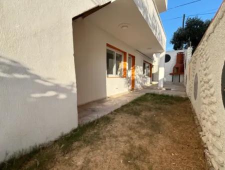 Ürkmez Central Location Bahçeli 2 1 Flat For Sale
