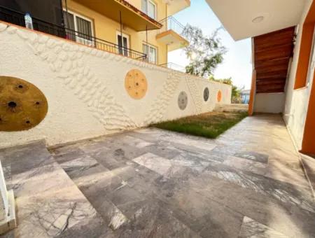 Ürkmez Central Location Bahçeli 2 1 Flat For Sale