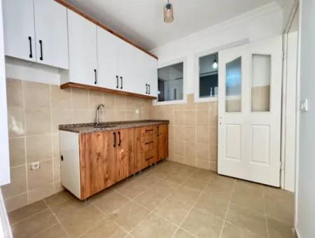 Ürkmez Central Location Bahçeli 2 1 Flat For Sale