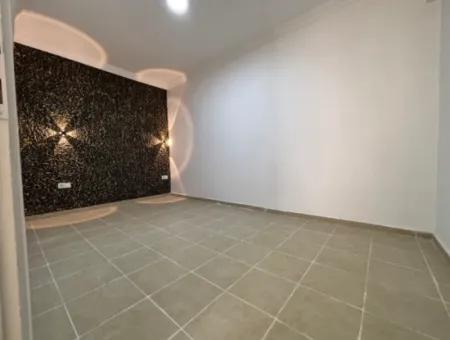 Ürkmez Central Location Bahçeli 2 1 Flat For Sale