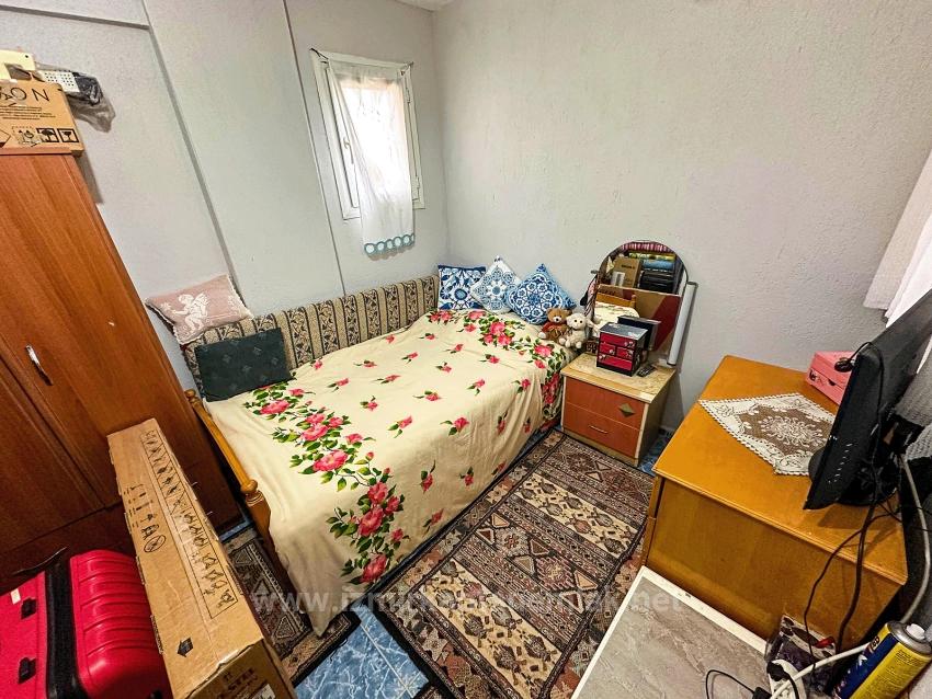 Продается Вилла С 4 Спальнями И 1 Ванной Комнатой В Центре Района Паямлы, Сеферихисар, Измир, В Нескольких Минутах Ходьбы От Моря.