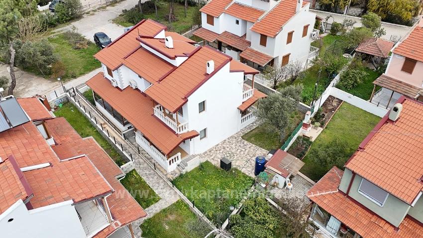 Продается Вилла 3+1 В Районе Паямлы, Сеферихисар, Измир, В 200 Метрах От Моря, С Большим Садом.