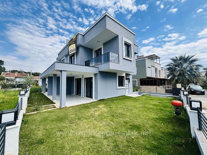 Для Продажи Вилла 3+1 в Cumhuriyet Seferihisar Doğanbey - 170 m²