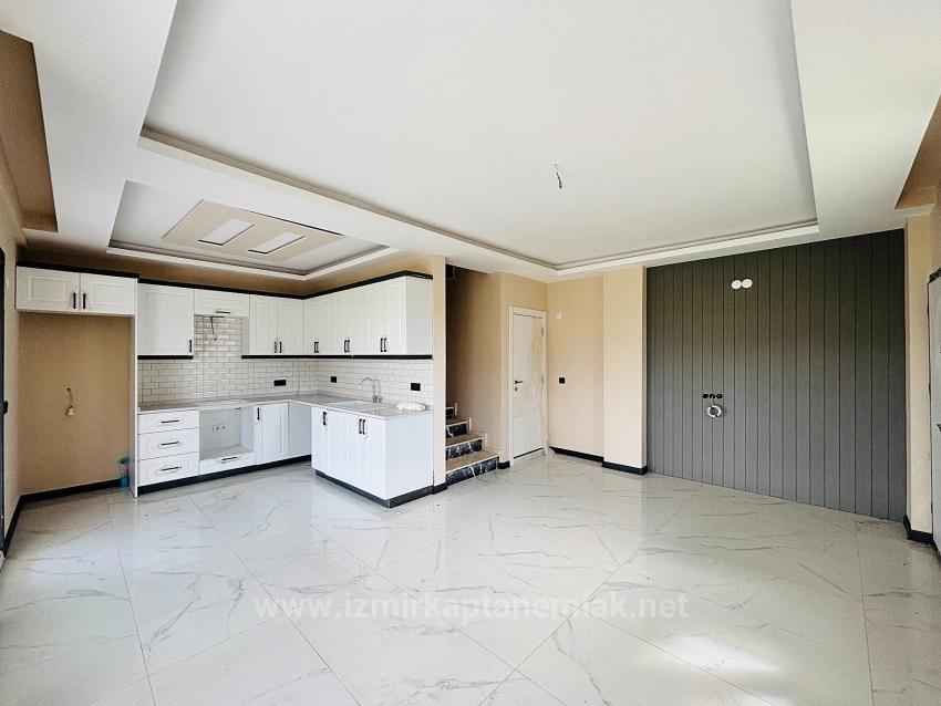 Вилла 3+1 С Просторным Садом На Продажу В Районе Джумхуриет, Чеферихисар, Измир