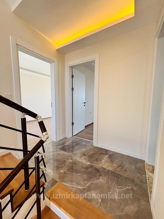 Вид На Море, 5+1 Отдельная Трехуровневая Летняя Вилла С Бассейном В Акардже, Чеферихисар, Измир