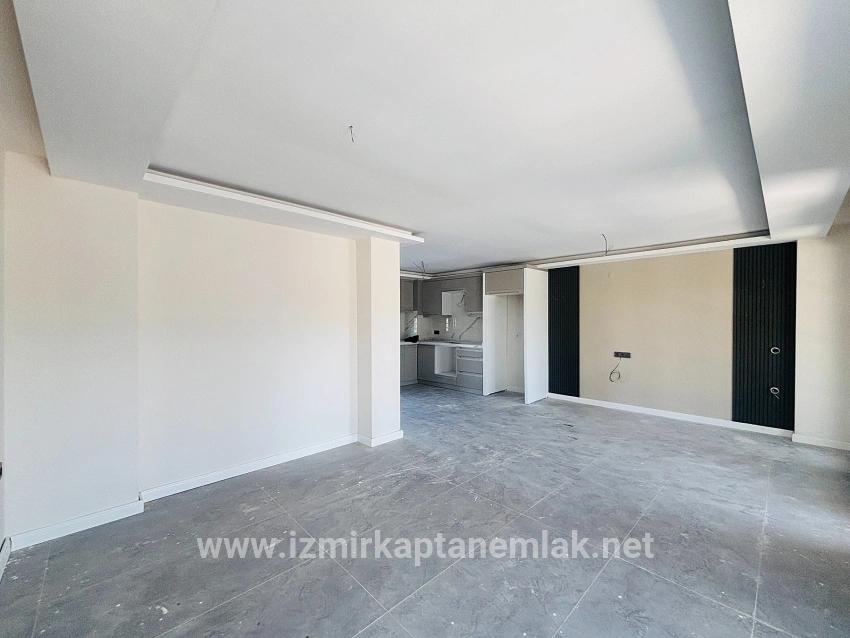 Для продажи Летний 3+1 в Cumhuriyet Seferihisar Doğanbey - 150 m²