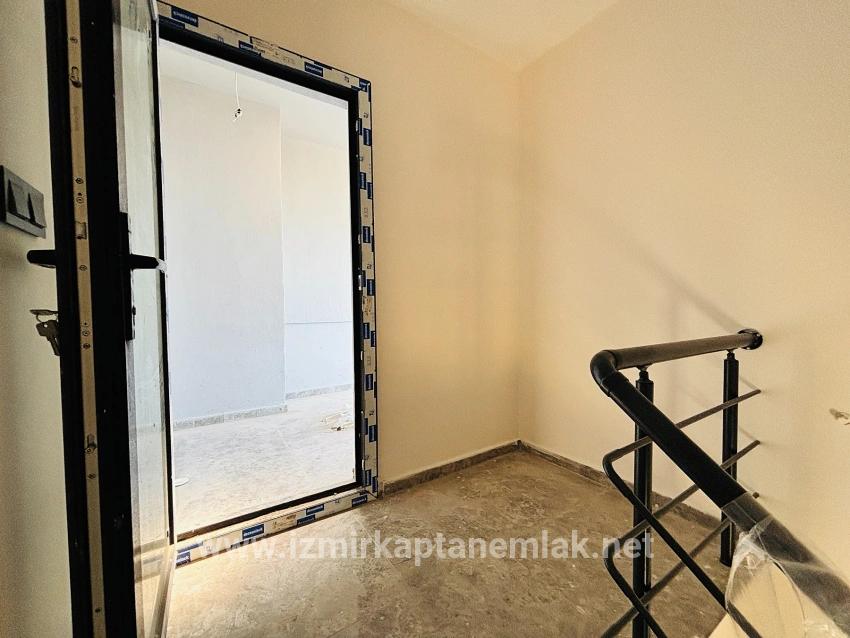 Для продажи Летний 3+1 в Cumhuriyet Seferihisar Doğanbey - 150 m²