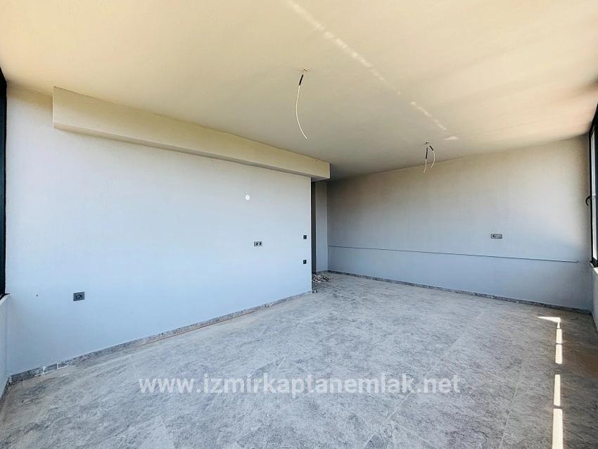 Для продажи Летний 3+1 в Cumhuriyet Seferihisar Doğanbey - 150 m²