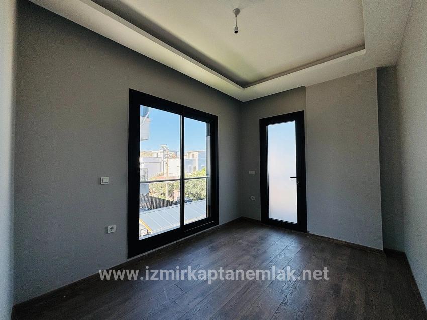 Для продажи Летний 3+1 в Cumhuriyet Seferihisar Doğanbey - 150 m²