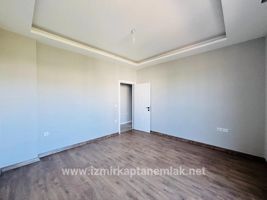 Для продажи Летний 3+1 в Cumhuriyet Seferihisar Doğanbey - 150 m²