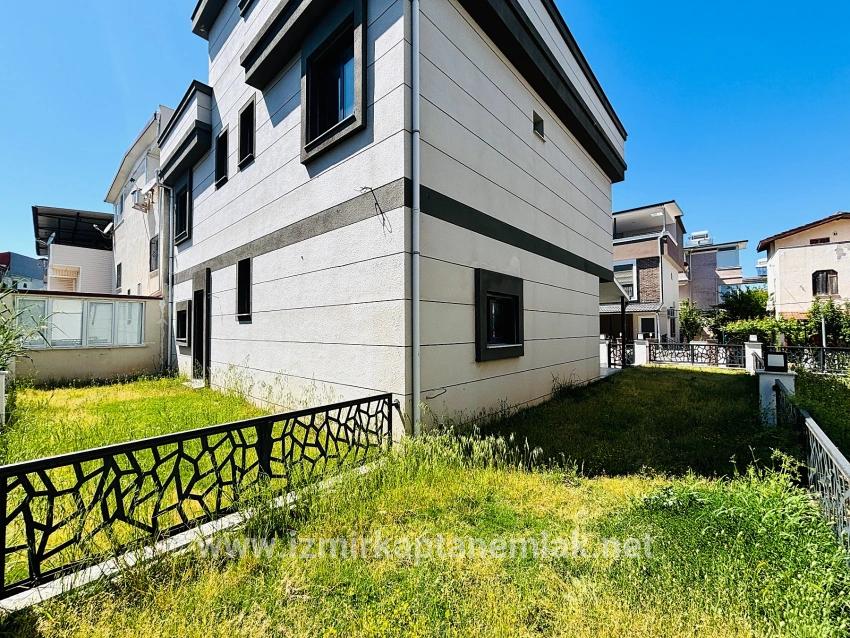 Для продажи Летний 3+1 в Payamlı Seferihisar Doğanbey - 130 m²