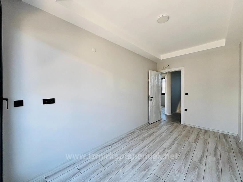 Продается Двухквартирная Вилла В Районе Паямлы, Сеферихисар, Измир, В 350 М От Моря, Планировка 3+1.