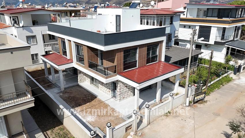 Для продажи Летний 3+1 в Payamlı Seferihisar Doğanbey - 105 m²