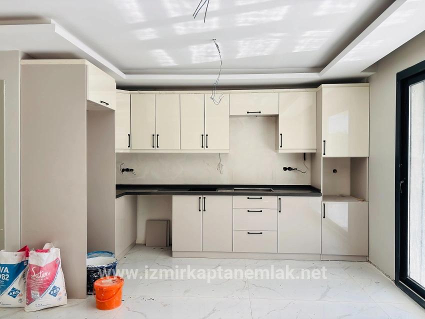 Для продажи Летний 3+1 в Payamlı Seferihisar Doğanbey - 105 m²