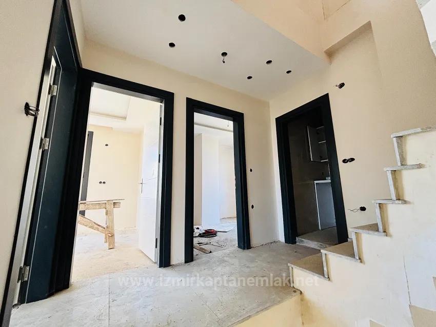 В Районе Измир Сеферихисар Cumhuriyet Квартале 5+1 Продается Отдельный Дом Вилла