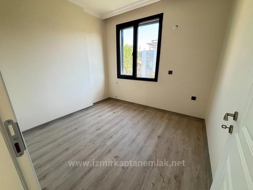 Продается Вилла 4+1 С Садом В Районе Сеферихисар-Доганбей, В 400 Метрах От Пляжа