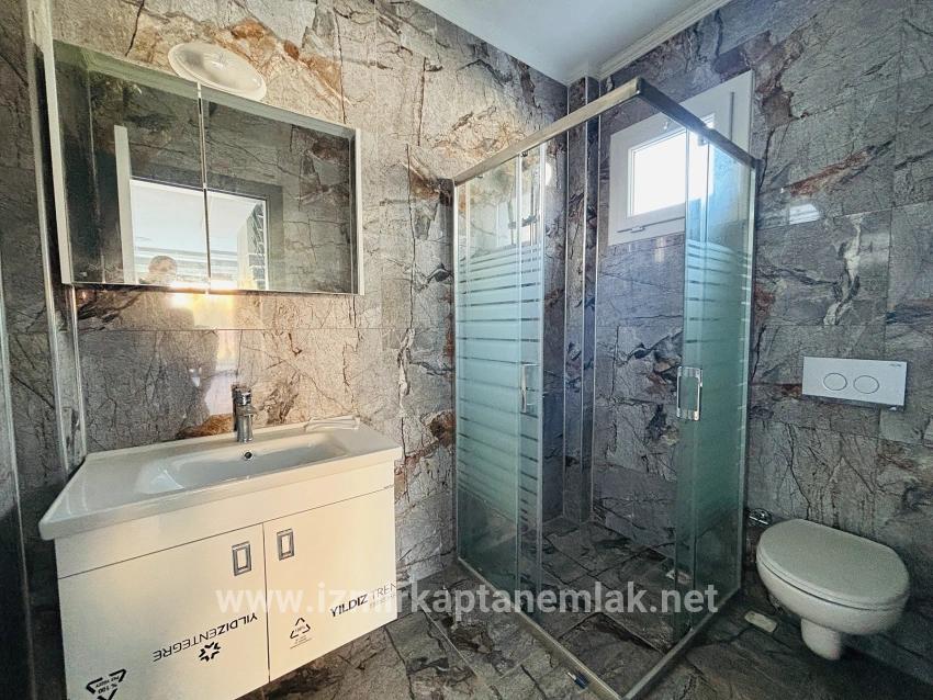 Для продажи Летний 3+1 в Cumhuriyet Seferihisar Doğanbey - 165 m²