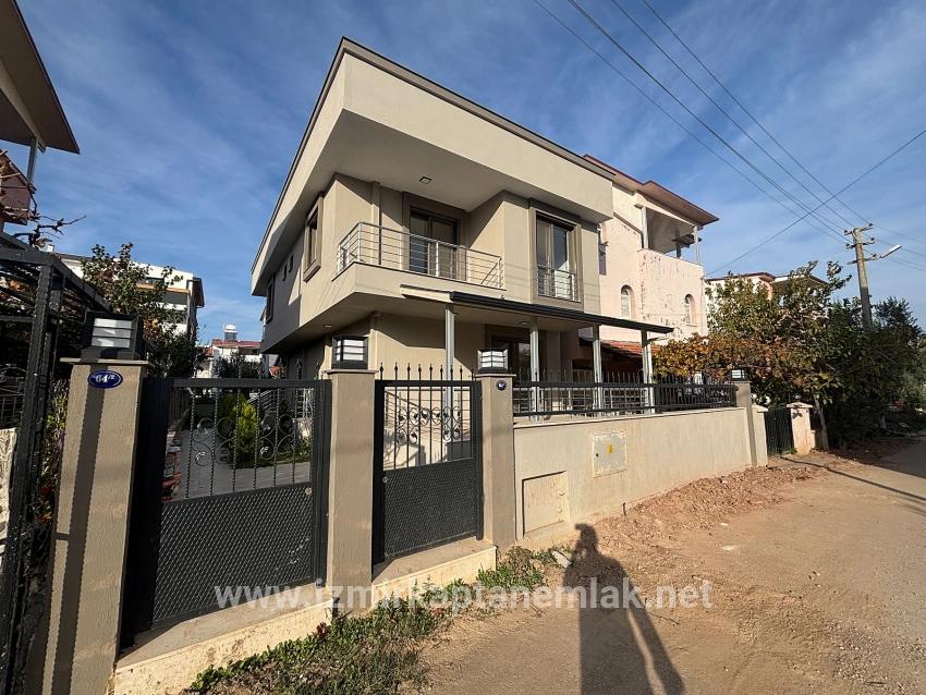 Для продажи Летний 2+1 в Payamlı Seferihisar Doğanbey - 120 m²
