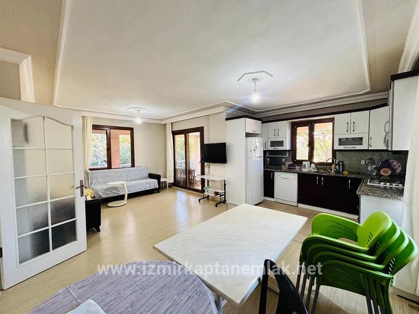 Для продажи Летний 4+1 в Cumhuriyet Seferihisar Doğanbey - 160 m²