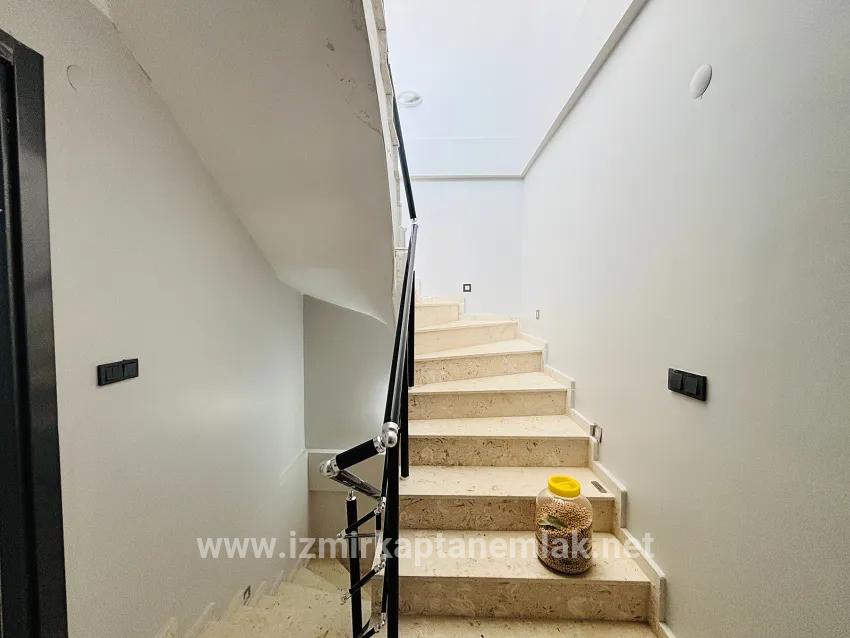 Для продажи Летний 2+1 в Atatürk Seferihisar Doğanbey - 135 m²