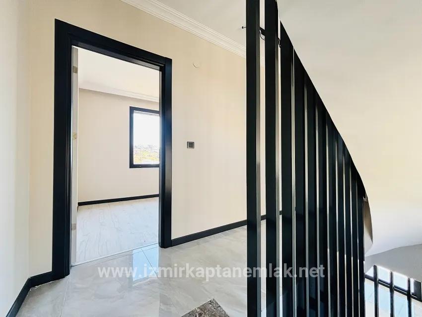 Для продажи Летний 3+1 в Atatürk Seferihisar Doğanbey - 150 m²