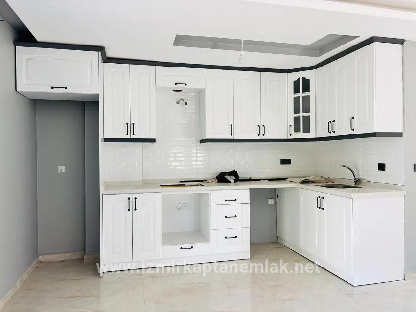 Для продажи Летний 3+1 в Cumhuriyet Seferihisar Doğanbey - 180 m²