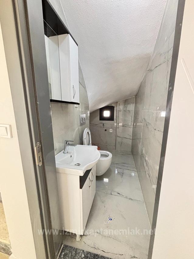 Вилла 4+1 С Видом На Море И Кондоминиумом На Продажу В Районе Сеферихисар-Доганбей