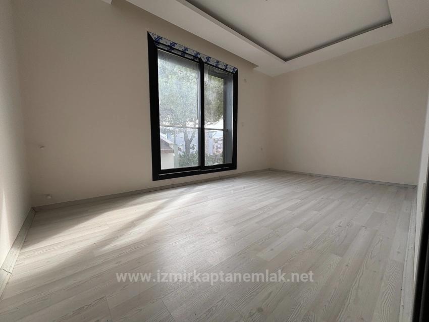 Вилла 4+1 С Видом На Море И Кондоминиумом На Продажу В Районе Сеферихисар-Доганбей