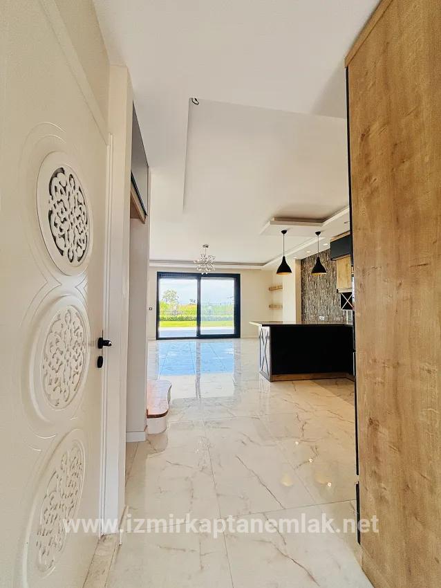 Для продажи Летний 4+1 в Payamlı Seferihisar Doğanbey - 300 m²