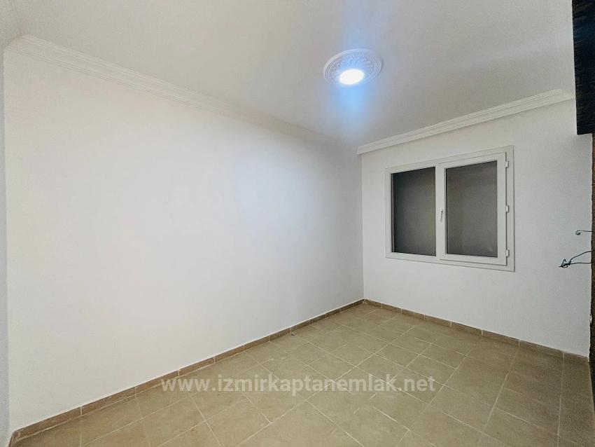 Квартира 2+1 На Продажу С Садом В Сеферихисар-Юркмез, Центральное Расположение