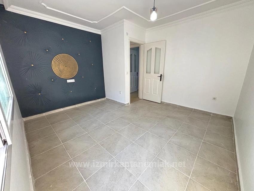 Квартира 2+1 На Продажу С Садом В Сеферихисар-Юркмез, Центральное Расположение