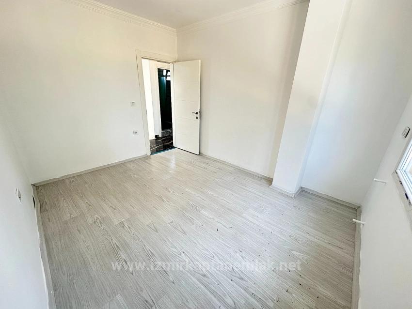 Продается Просторная Вилла 3+1 С Большим Садом В Районе Сеферихисар-Джумхуриет