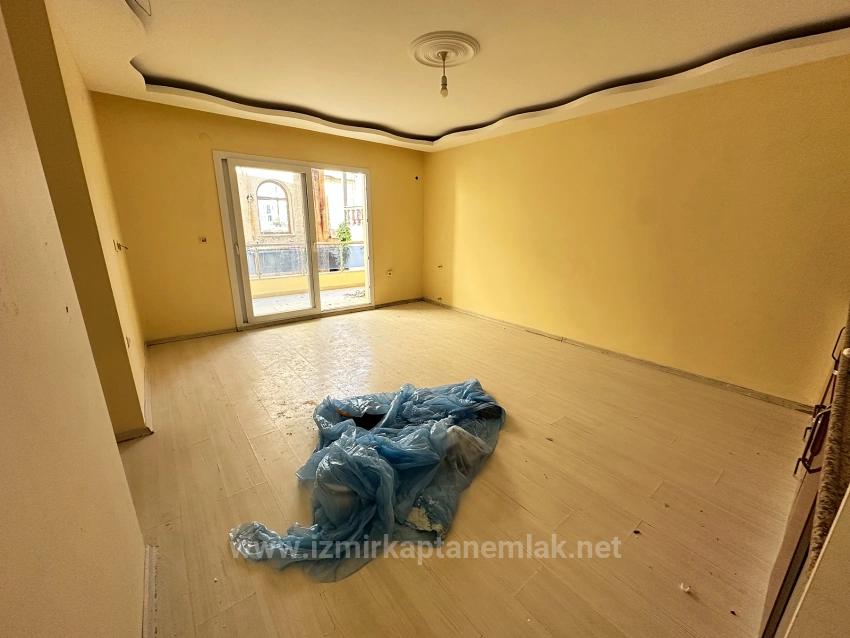 Квартира 2+1 На Продажу В Районе Сеферихисар-Уркмез, В Центре Города, В 150 Метрах От Пляжа